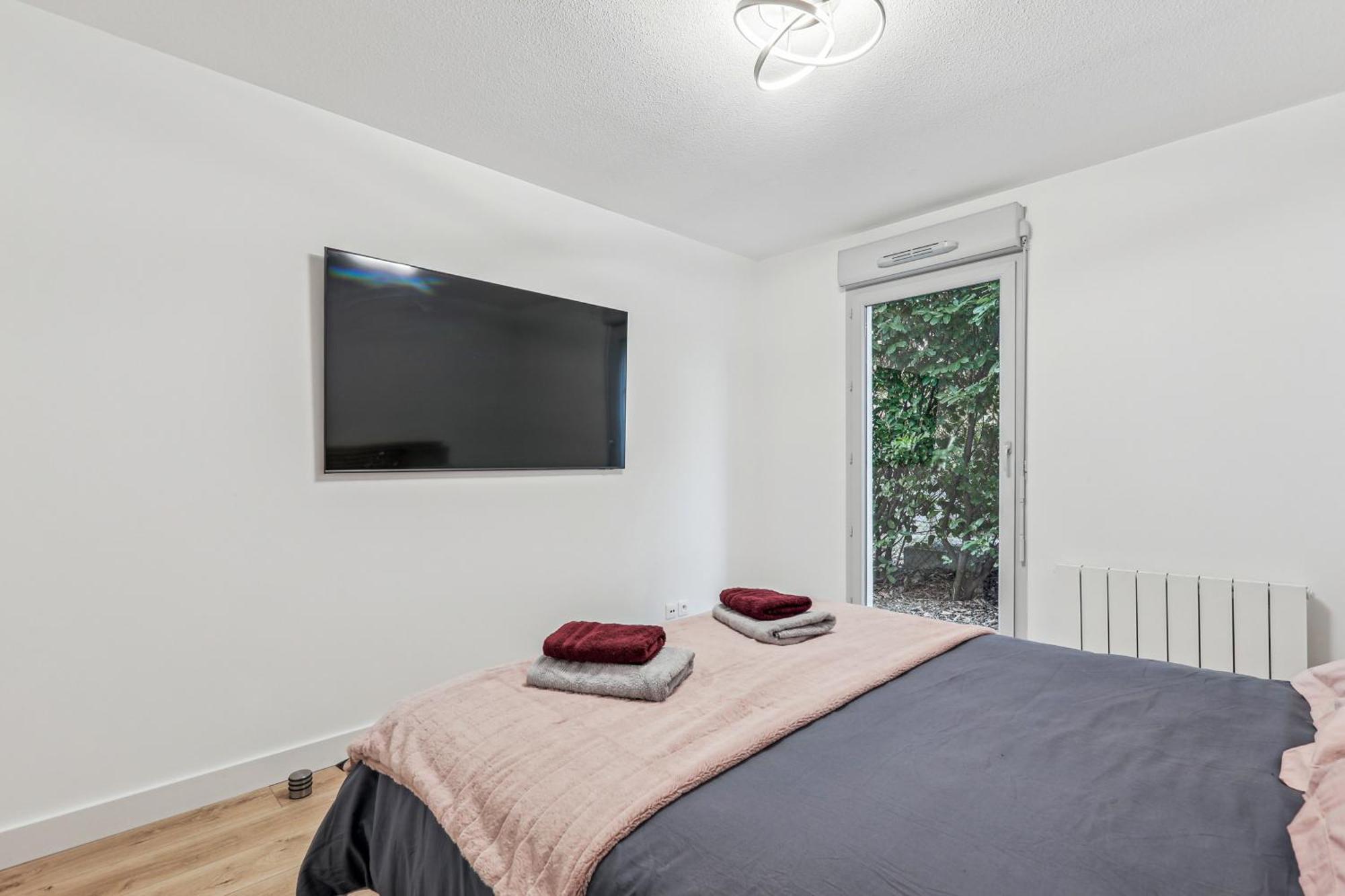 Comfort And Tranquility Near Lyon And Groupama Stadium, 4 Personnes Meyzieu Buitenkant foto