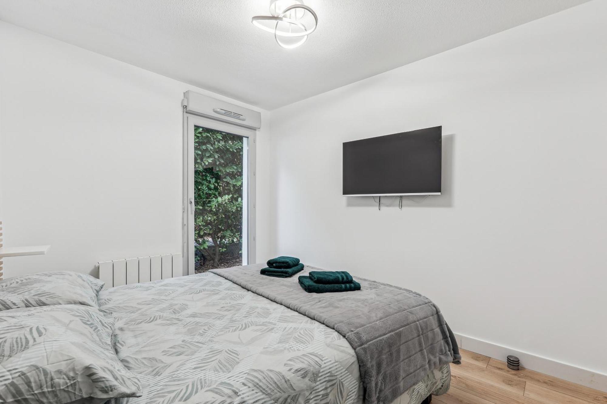 Comfort And Tranquility Near Lyon And Groupama Stadium, 4 Personnes Meyzieu Buitenkant foto
