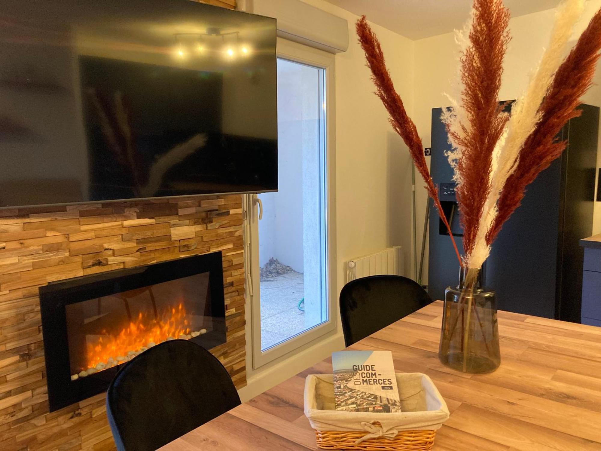 Comfort And Tranquility Near Lyon And Groupama Stadium, 4 Personnes Meyzieu Buitenkant foto