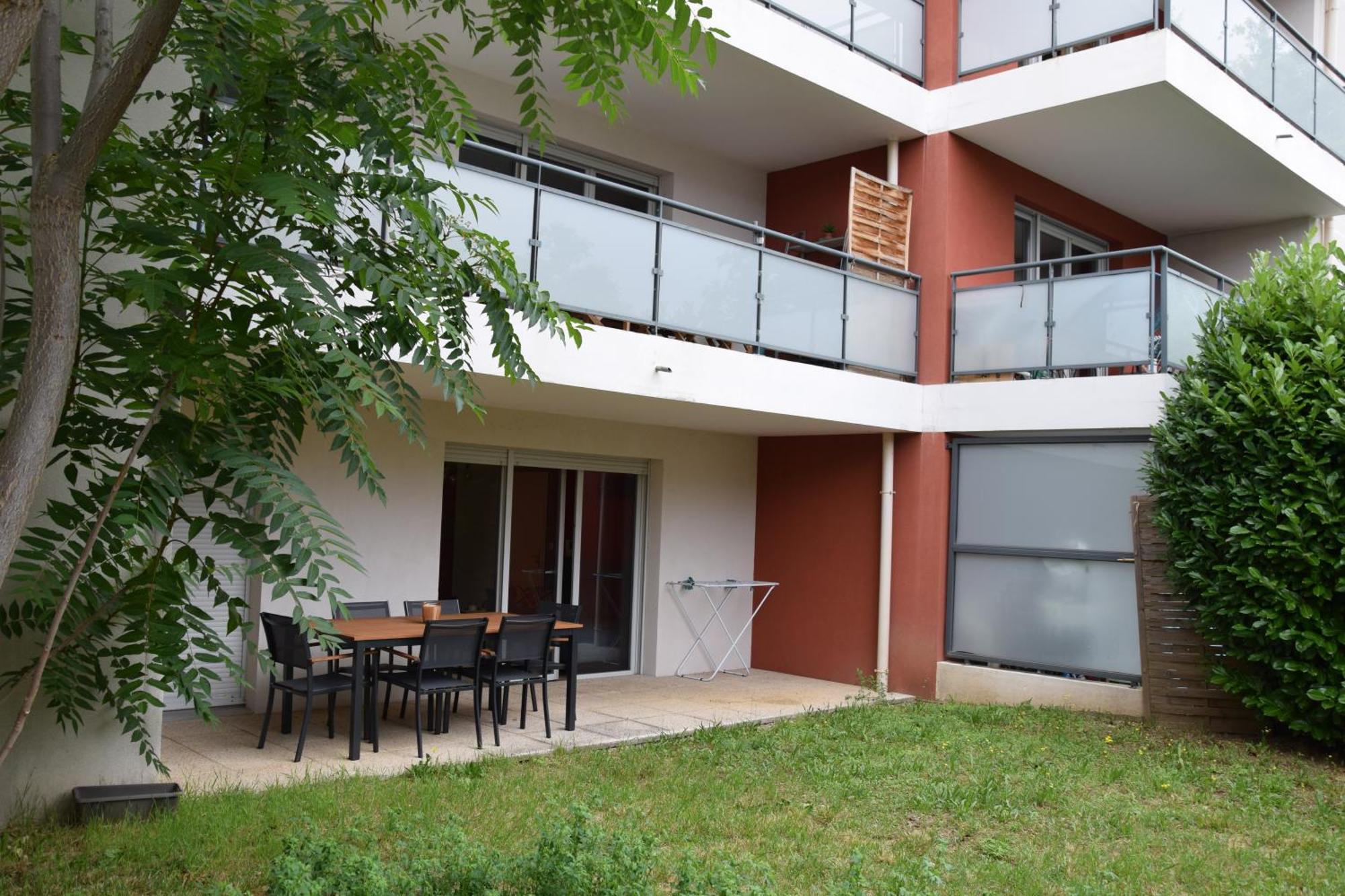 Comfort And Tranquility Near Lyon And Groupama Stadium, 4 Personnes Meyzieu Buitenkant foto